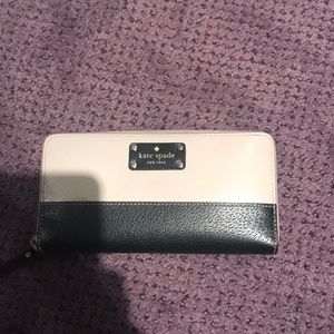 Women’s used kate spade cream and black wallet